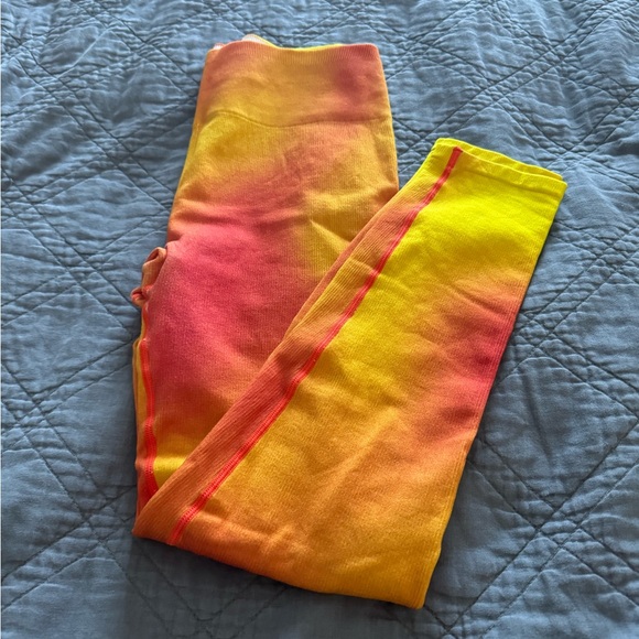 Fabletics XL Yellow and Orange Ribbed Leggings - Picture 4 of 4